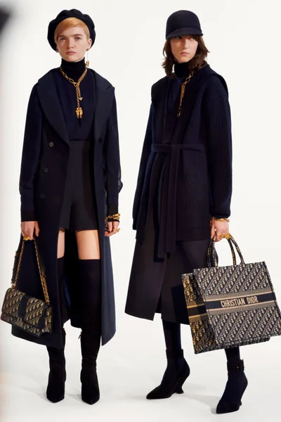 Look 30